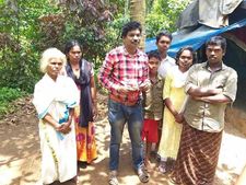 ഇതാണ് പൊതുപ്രവര്‍ത്തകന്‍: തിരുവോണനാളിലും ദുരിതാശ്വാസത്തില്‍ സജീവമായി സന്തോഷ് പണ്ഡിറ്റ്