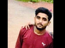 സിദ്ദിഖ് വധം : രണ്ട് പേർ കുമ്പള പോലീസിൽ കീഴടങ്ങി: മൃതദേഹം പരിയാരം മെഡിക്കൽ കോളേജിൽ പൊതുദർശനത്തിന് വെച്ചശേഷം നാട്ടിലേക്ക് കൊണ്ട് പോയി 