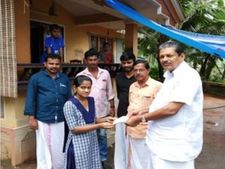 ദുരിതമനുഭവിക്കുന്നവർക്ക് കൈത്താങ്ങായി ബാലസംഘം കൂട്ടുകാരിയും; ദുരിതാശ്വാസ നിധിയിലേക്ക് സഹായവുമായി സിയ
