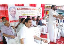  മത്സ്യത്തൊഴിലാളികള്‍ കേരളത്തിന്റെ കാവല്‍ ഭടന്മാര്‍: സ്പീക്കര്‍ ശ്രീരാമകൃഷ്ണന്‍, സ്വീകരണം നല്‍കി!!