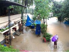  മഴയിൽ തൃശ്ശൂരിൽ വ്യാപക നാശം: പൂമലയില്‍ വീട് തകര്‍ന്ന് 2 മരണം, ഉരുൾപൊട്ടലിൽ ഒരാൾ മരിച്ചു!