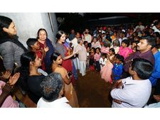  സിപിഎം പോളിറ്റ്ബ്യൂറോ അംഗം ബൃന്ദകാരാട്ട് വയനാട്ടിലെ കോളനികള്‍ സന്ദര്‍ശിച്ചു