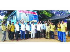 മഞ്ചേശ്വരത്ത്  ഓട്ടോകള്‍ സമാന്തര സര്‍വ്വീസ്‌ നടത്തുന്നതില്‍ പ്രതിഷേധിച്ച് ബസ്സുടമകൾ മിന്നൽ പണിമുടക്ക് നടത്തി