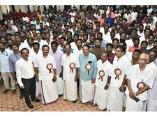 പണ്ട് സഹതാപം തോന്നുന്നു എന്നു പറഞ്ഞ ടീച്ചര്‍ ഇപ്പോള്‍ അഭിമാനം തോന്നുന്നു എന്നു തിരുത്തി