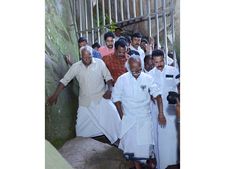 മന്ത്രി കടന്നപ്പള്ളി രാമചന്ദ്രന്‍ എടക്കല്‍ ഗുഹ സന്ദര്‍ശിച്ചു; ക്വാറി അനുവദിക്കുന്നത്  പരിഗണനയില്ല