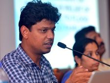 പ്രളയ ബാധിതർക്കുള്ള കിറ്റ് വിതരണം അന്തിമഘട്ടത്തില്‍ 42,160 കുടുംബങ്ങള്‍ക്ക് ധനസഹായം കൈമാറിയെന്ന് എറണാകുളം കളക്‌ടർ