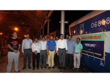 നാടിന്റെ പ്രയാസമകറ്റാന്‍ ബംഗാളില്‍നിന്നൊരു കൈത്താങ്ങ്