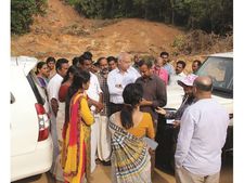 പ്രളയക്കെടുതി:  ലോകബാങ്ക്- എഡിബി  സംഘം തൃശൂരില്‍, നാശനഷ്ടങ്ങള്‍ വിലിയിരുത്തി!