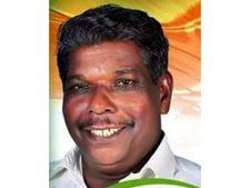 പെണ്‍ കുട്ടിയെ പീ‍ഡിപ്പിച്ച കേസിലെ പ്രതി നഗരസഭാ കൗണ്‍സില്‍ യോഗത്തില്‍: പ്രതിപക്ഷം ഇറങ്ങിപ്പോയി