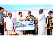പ്രളയാനന്തര കേരളത്തിന്റെ പുനര്‍നിര്‍മാണത്തിന് വേണം 30,000 കോടി; വിഭവസമാഹാരണത്തിനായി നവകേരള ലോട്ടറി ആരംഭിച്ചു