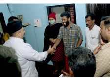 ഭവ്യയെ ചേര്‍ത്തു നിര്‍ത്തിയ സച്ചിന് അഭിനന്ദന പ്രവാഹങ്ങള്‍:  സഹായവുമായി പാണക്കാട് ശിഹാബലി തങ്ങളും!