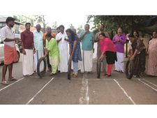ഇന്ധനവില വര്‍ധന:  തൃശൂരില്‍ ടയറുരുട്ടി പ്രതിഷേധം, പിന്നില്‍ സിപിഎം കോലഴി ലോക്കല്‍ കമ്മറ്റി!