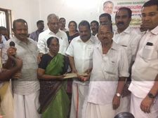 ഇതുതാണ്ടാ കൊച്ചി!... ദുരിതാശ്വാസ ഫണ്ടിനായി കളക്‌ട്രേറ്റിൽ മാത്രം ലഭിച്ചത് 3.08 കോടിയും 25 പവനും! 