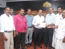 ദുരിതാശ്വാസം; കൊയിലാണ്ടിയിലെ ഓട്ടോകള്‍ ഓടി നല്‍കിയത് 1.22 ലക്ഷം, കലാകാരന്‍മാര്‍ 85,000  രൂപ