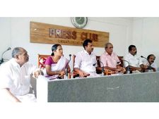  കാലവര്‍ഷക്കെടുതി: നഷ്ടപരിഹാരത്തിന് നിലവിലുള്ള മാനദണ്ഡങ്ങള്‍ ലഘൂകരിക്കണം: യു ഡി എഫ്