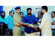  'വി കെയര്‍' ഫൗണ്ടേഷന്റെ കരുണ: പുഷ്ക്കരന്‍ - സരോജിനി ദമ്പതികള്‍ക്ക് കോഴിക്കോട് ഭവനമൊരുങ്ങുന്നു