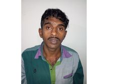   വിദ്യാലയങ്ങള്‍ കേന്ദ്രീകരിച്ച് മയക്കുമരുന്ന് ഗുളിക വിതരണം, യുവാവ് പിടിയില്‍, മൂന്നുരൂപക്ക് വാങ്ങുന്ന ഗുളിക വില്‍ക്കുന്നത് 50രൂപക്ക്‌വരെ