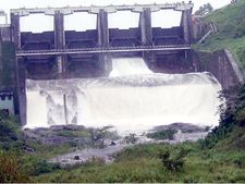  വയനാട്ടില്‍ പലയിടത്തും കനത്തമഴ: ബാണാസുര സാഗര്‍ അണക്കെട്ടിന്റെ ഷട്ടര്‍ തുറന്നു; ദേശീയ ദുരന്തനിവാരണ സേന ജില്ലയിലെത്തി; അതീവ ജാഗ്രതാനിര്‍ദേശം