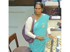 മുക്കുപണ്ടം മാറ്റി സ്വര്‍ണ്ണം വാങ്ങാന്‍ ശ്രമം, ഗ്വാളിയര്‍ സ്വദേശിനി പിടിയില്‍