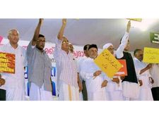 കോടതിവിധികളില്‍ മുസ്ലിം സംഘടനകള്‍ക്ക് അതൃപ്തി; നിയമനിര്‍മാണ സഭകള്‍ ഇടപെടണമെന്ന് ആവശ്യം