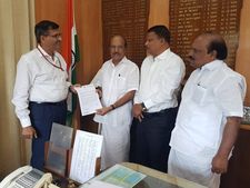  രാജ്യറാണി എക്‌സ്പ്രസ് ഈ മാസം സ്വതന്ത്ര ട്രെയിന്‍ ആകും, നിലമ്പൂര്‍-ഷൊര്‍ണ്ണൂര്‍ പാതയില്‍  ഇനി രാത്രികാല ട്രെയിന്‍ ഓടും 