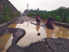 മണ്ണുത്തി-വടക്കുഞ്ചേരി ദേശീയപാത നിര്‍മാണം നീളെ നീളെ...  തീരുക അടുത്തവര്‍ഷം ഡിസംബറില്‍!!