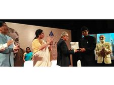 ജെആര്‍ഡി ടാറ്റ പുരസ്‌കാരം എറണാകുളം  ജില്ലാ കളക്ടർ ഏറ്റുവാങ്ങി:  ആരോഗ്യരംഗത്തെ പ്രവര്‍ത്തനങ്ങള്‍ക്ക് 