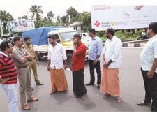 ചാലക്കുടി സ്വര്‍ണ കവര്‍ച്ച: പ്രതികളെ തെളിവെടുപ്പിനെത്തിച്ചു, കാറില്‍ കടത്തിയ സ്വര്‍ണ്ണം!
