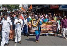 ശബരിമല സ്ത്രീപ്രവേശം -  സ്വമേധയാ കേസെടുക്കില്ല, പരാതി ലഭിച്ചാല്‍ നോക്കാം: മനുഷ്യാവകാശ കമ്മിഷന്‍