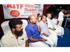 ശബരിമല വിഷയം:  ആര്‍ എസ് എസിന്റേത് കലാപശ്രമമെന്ന് മന്ത്രി കെ രാജു, ഇരട്ടത്താപ്പ്!!