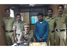 നടപടി കടുപ്പിച്ചിട്ടും ലഹരിയൊഴുകുന്നു; വയനാടിൽ കഞ്ചാവ് സുലഭം... വയനാട്ടില്‍ ചൊവ്വാഴ്ച പിടികൂടിയത് രണ്ട് കിലോ കഞ്ചാവ്; രണ്ട് പേര്‍ പിടിയില്‍