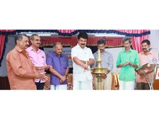  കേരളത്തിന്റെ പുനര്‍സൃഷ്ടി നവോത്ഥന നായകരുടെയും സാമൂഹ്യ പരിഷ്‌കര്‍ത്താക്കളുടെയും പങ്ക് നിസ്തുലം: എഴാച്ചേരി രാമചന്ദ്രന്‍