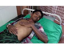   മനോവൈകല്യമുള്ള യുവാവിനെ മലപ്പുറത്ത് പോലീസ് ക്രൂരമായി മര്‍ദിച്ചു, സംഭവം പെണ്‍കുട്ടിയുടെ ഫോട്ടോ പകര്‍ത്തിയെന്നാരോപിച്ച്, മകന് മൊബൈല്‍ ഉപയോഗിക്കാന്‍പോലും അറിയില്ലെന്ന് മതാവ്