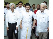  ബന്ധുനിയമനം; മന്ത്രി ജലീലിനെതിരെ യു.ഡി.എഫ് ഗവര്‍ണ്ണര്‍ക്ക് ഭീമഹരജി നല്‍കും