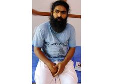  ശബരിമല കയറാന്‍ പത്രസമ്മേളനം നടത്തിയ യുവതിക്കൊപ്പമുണ്ടായിരുന്ന യുവാവ് മര്‍ദനം, മര്‍ദിച്ചത് 30ഓളംവരുന്ന ആര്‍എസ്എസ്-ബിജെപി സംഘമെന്ന്  
