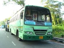 തമിഴ്നാട് ട്രാൻസ്പോർട്ട് ബസിന് നേരെ കൊച്ചിയിൽ ഗുണ്ട ആക്രമണം: മൂന്നു പേർ പിടിയിൽ, മദ്യലഹരിയില്‍! 