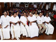സമൂഹത്തെ മ്‌ളേഛരും ശ്രേഷ്ഠരുമായി വേര്‍തിരിക്കാന്‍ ശ്രമം; പഴയകാലത്തേക്ക് നാടിനെ വലിച്ചിഴക്കാന്‍  ശ്രമിക്കുന്നവര്‍ക്കെതിരെ സമൂഹത്തെ അണിനിരത്തണമെന്ന് മന്ത്രി ടിപി രാമകൃഷ്ണന്‍