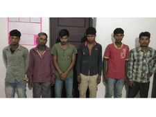   നേര്യമംഗലം വനത്തില്‍ മാലിന്യങ്ങള്‍ തള്ളി:  ഇതര സംസ്ഥാനക്കാരായ 6 പേരെ വനപാലകര്‍ പിടികൂടി!!!