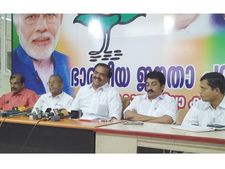 വനിതാ മതിൽ ശബരിമലയെ തകർക്കാനുള്ള രഹസ്യ അജൻഡയെന്ന് ബിജെപി: കോടതിയെ തെറ്റിദ്ധരിപ്പിച്ചെന്ന്