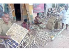 ക്രിസ്മസ് എത്തി: പുല്‍ക്കൂടുകളും, ക്രിസ്തുമസിനെ വരവേല്‍ക്കാന്‍  ഒരുങ്ങി കേരളം!