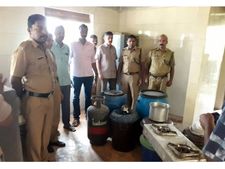 വയനാട്ടില്‍ എക്‌സൈസ് വകുപ്പ് നവംബറില്‍ രജിസ്റ്റര്‍ ചെയ്തത് 299 കേസുകള്‍; ക്രിസ്തുമസ്-പുതുവത്സരം പ്രമാണിച്ച് പരിശോധന ശക്തമാക്കി