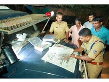 മുക്കത്ത് അരക്കിലോ കഞ്ചാവുമായി  മധ്യവയസ്കൻ പിടിയിൽ:  അറസ്റ്റ് രഹസ്യവിവരത്തിന്റെ അടിസ്ഥാനത്തിൽ