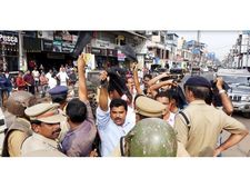 ലീഗിനെതിരെ കെടി ജലീൽ;  'കഴുത കാമം കരഞ്ഞു തീര്‍ക്കുകയാണ്' ,കോടതിയിലൂടെ തന്നെ പുറത്താക്കൂവെന്ന് കെടി ജലീൽ,  മലപ്പുറത്ത് വീണ്ടും കരിങ്കൊടി!!