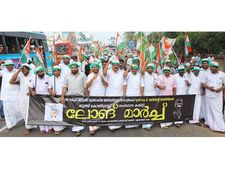 ബന്ധു നിയമന വിവാദം; മന്ത്രി ജലീലിനെതിരെ യൂത്ത് കോൺഗ്രസ് പ്രതിഷേധം, ലോങ് മാർച്ച് നടത്തി