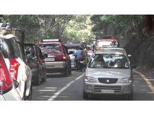  അവധി ആഘോഷിക്കാന്‍ ഇടുക്കിയിലേക്ക് വരാം...!!! പക്ഷേ  ഗതാഗതക്കുരുക്കുണ്ട്.!!!
