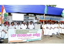ബിജെപിയും സിപിഎമ്മും വിശ്വാസികളെ വഞ്ചിക്കുന്നു: പാണക്കാട് സാദിഖലി തങ്ങള്‍