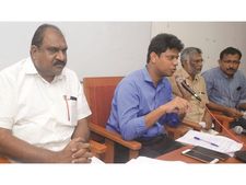അറബിക്കടലിന്‍റെ തീരത്ത് മൂന്നു ലക്ഷം പേരുടെ വനിതാമതിൽ; ഒരുക്കങ്ങൾ വിലയിരുത്താൻ കളക്‌ടറുടെ പ്രത്യേക യോഗം