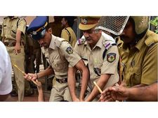 മന്ത്രി ജലീലിനെതിരെ വീണ്ടും കരിങ്കൊടി; യൂത്ത് ലീഗ് പ്രവർത്തകർ അറസ്റ്റിൽ
