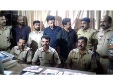   39 ലക്ഷം രൂപയുടെ കുഴല്‍പ്പണവുമായി നാലുപേര്‍ പിടിയില്‍: അറസ്റ്റിലായവര്‍ സ്ഥിരം കാരിയര്‍മാരെന്ന്