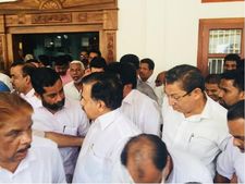 പേരാമ്പ്ര പള്ളിക്കു കല്ലേറ്; വിഷയം കൈവിടാതെ യുഡിഎഫ്, ചെന്നിത്തല സന്ദര്‍ശിച്ചു